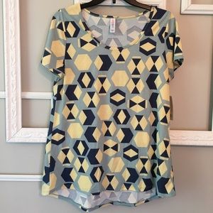 Lularoe Small Classic T